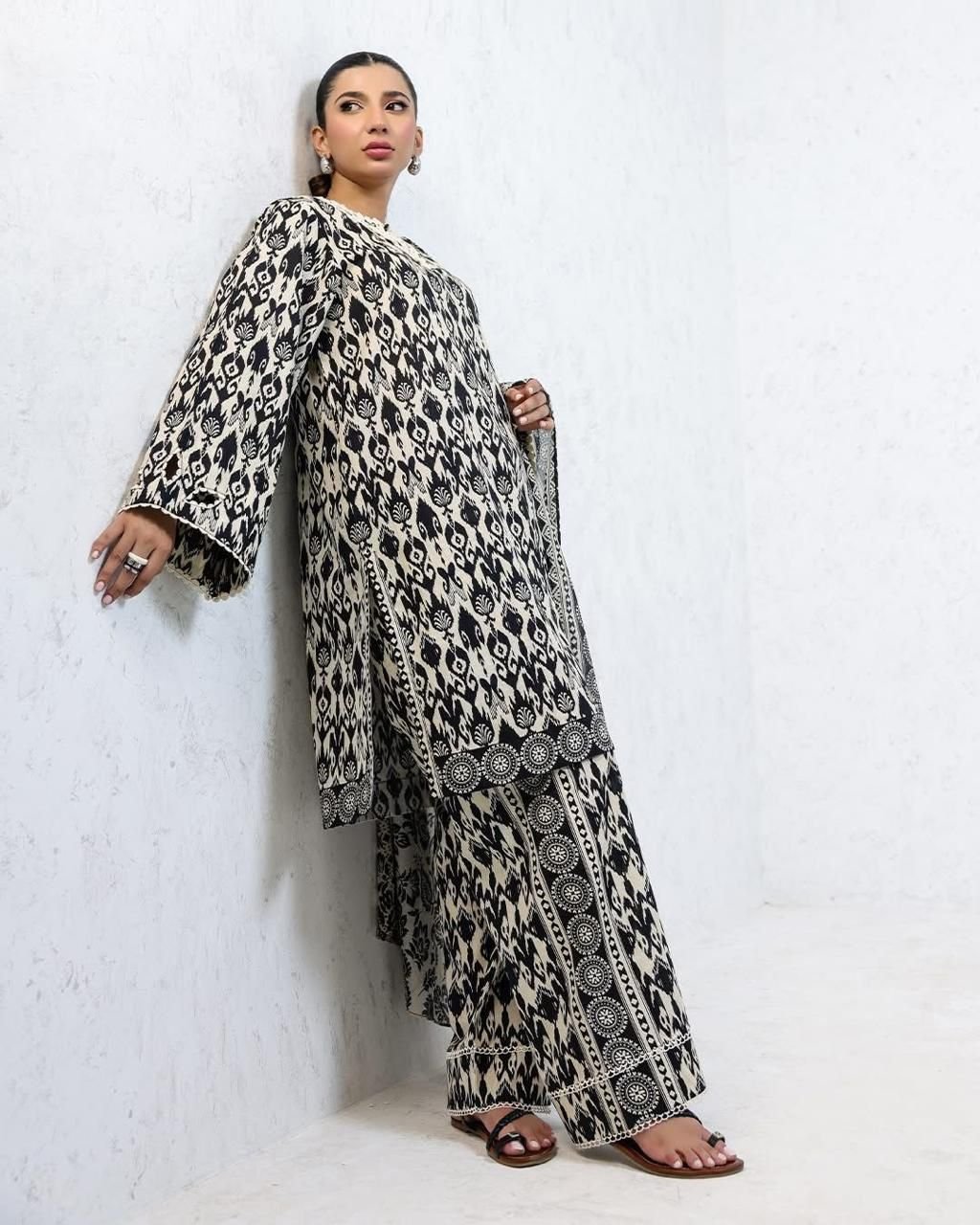 Cambric & Lawn 3-Piece Set - Image 5